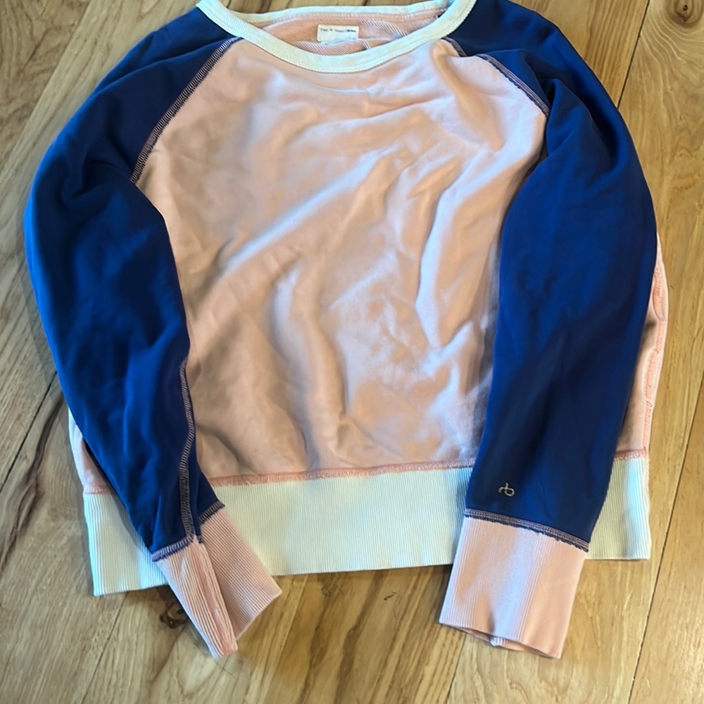 rag & bone crewneck. color: blue and pink. size: medium.